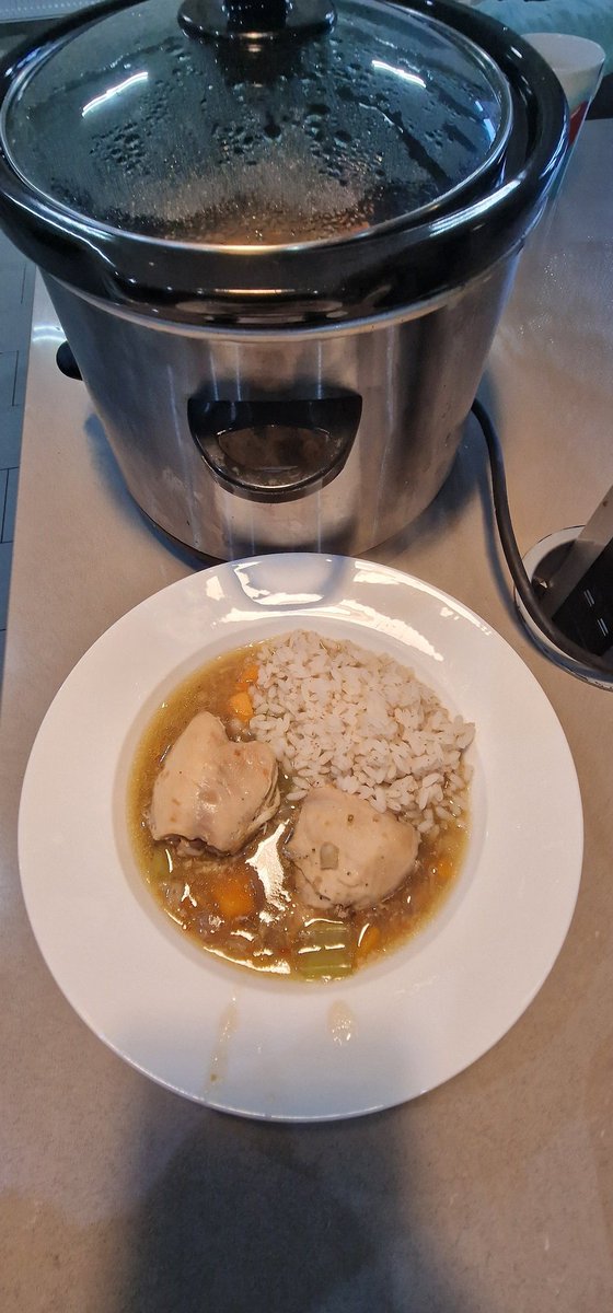 arakshashi's tweet photo. Chicken stew made with sweet potato, carrots, leek, and mixed legumes with brown rice.
#lunchupdates https://t.co/U4w7FaLohf