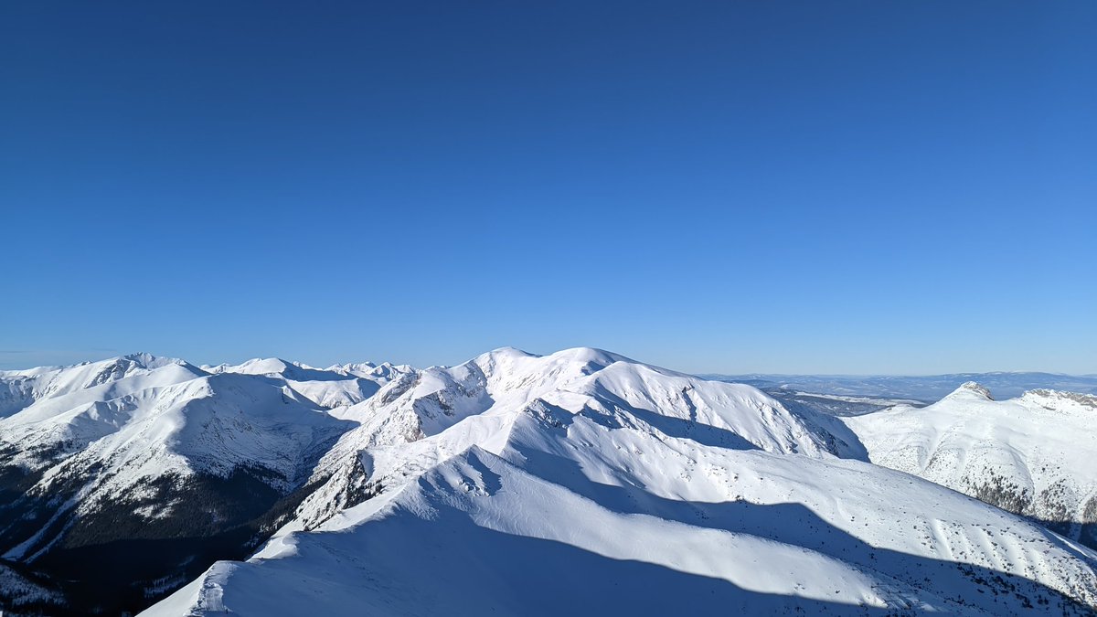 EdsenTheWeather's tweet photo. Dzisiejsze Tatry. Piękne warunki narciarskie 😉☀️ #kasprowy #tatry #góry #narty 

📷 Własne https://t.co/0dxdzpJaxj
