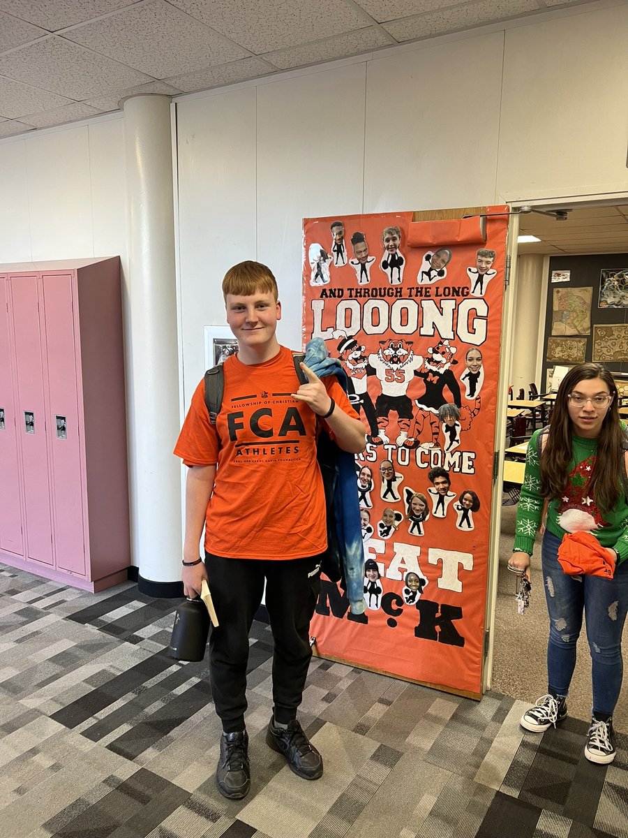 HallofFameFCA's tweet photo. Winter break is over, and our huddles are back in session, meeting and discussing Jesus together! Check out the Massillon Huddle with their matching orange FCA shirts, sponsored by the Paul &amp; Carol David Foundation!
#HallofFameAreaFCA #FCA247 #FCA https://t.co/cDUyZyX7Ln