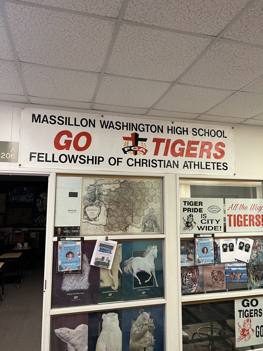 HallofFameFCA's tweet photo. Winter break is over, and our huddles are back in session, meeting and discussing Jesus together! Check out the Massillon Huddle with their matching orange FCA shirts, sponsored by the Paul &amp; Carol David Foundation!
#HallofFameAreaFCA #FCA247 #FCA https://t.co/cDUyZyX7Ln