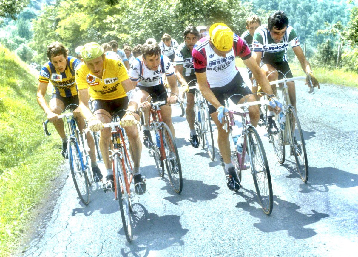 team_zoetemelk's tweet photo. Tour de France 1980, Joop ZOETEMELK au contrôle (on reconnaît Peeters, Nulens, Agostinho, Martin, Alban...)
#JoopZOETEMELK 🟡🔥🥇 
#TDF1980 @LeTour https://t.co/lb9y7Mfavu