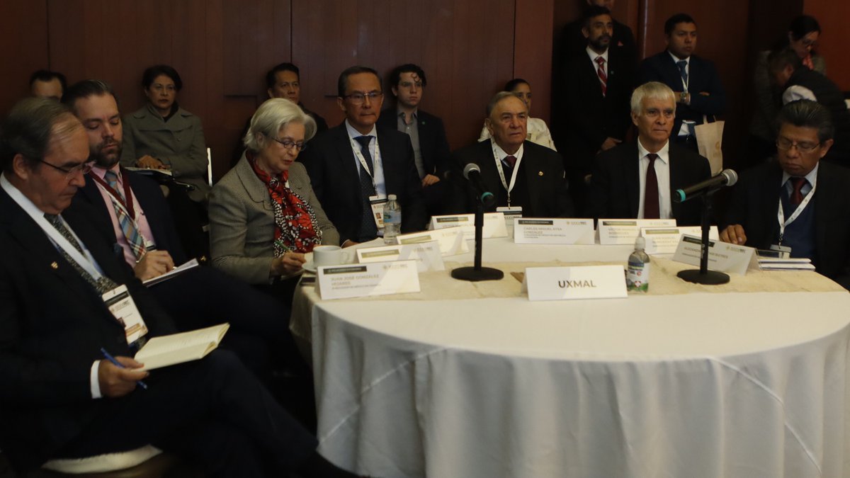 SRE_mx's tweet photo. 📸 En el segundo día de la #REC2024, las y los representantes de 🇲🇽 en América Latina y el Caribe realizan su reunión regional, en donde dialogan sobre distintos temas de interés para los pueblos de nuestra región, como igualdad y justicia, integración, iniciativas de México, entre otros.

🇲🇽🤝🌎
#DiplomaciaContundente
#DiplomaciaCercaDeTi
#DiplomaciaEfectiva
#SRECercaDeTi