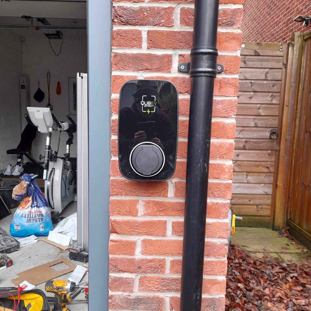 electrohero's tweet photo. #Rolecinstaller New EV install. https://t.co/HyqnGHalJJ