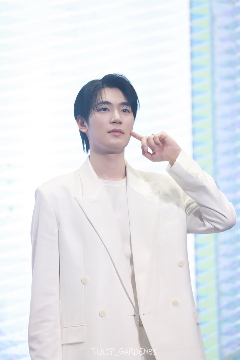 TULIPGARDEN93's tweet photo. 240107 박서함 팬미팅 

🤍🌷

#서함 #박서함 
#PARKSEOHAM #POSTBOXHAM 
#2024박서함팬미팅
#PARKSEOHAM_FANMEETING 
#그대만의튤립가든_ALLFORSEOHAM https://t.co/NiCfuVXsgJ