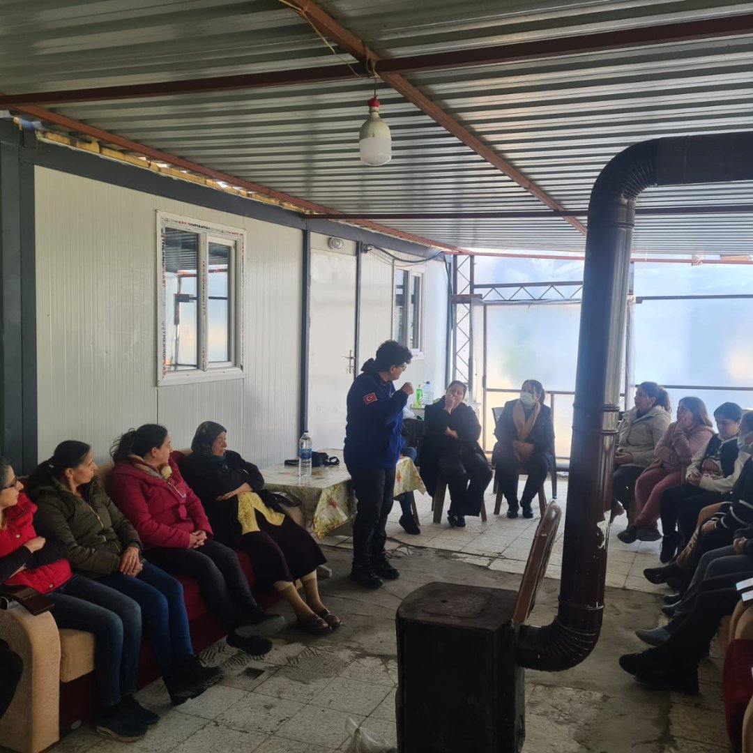 Our fieldwork continues in Hatay! We made presentations on HERA Mobile Health Application, Sexual and Reproductive Health (SRH) and Gender Based Violence (GBV) in Hancağız Neighborhood of Defne District of Hatay. #HERAdigitalhealth #heramobilehealthapp #fieldwork