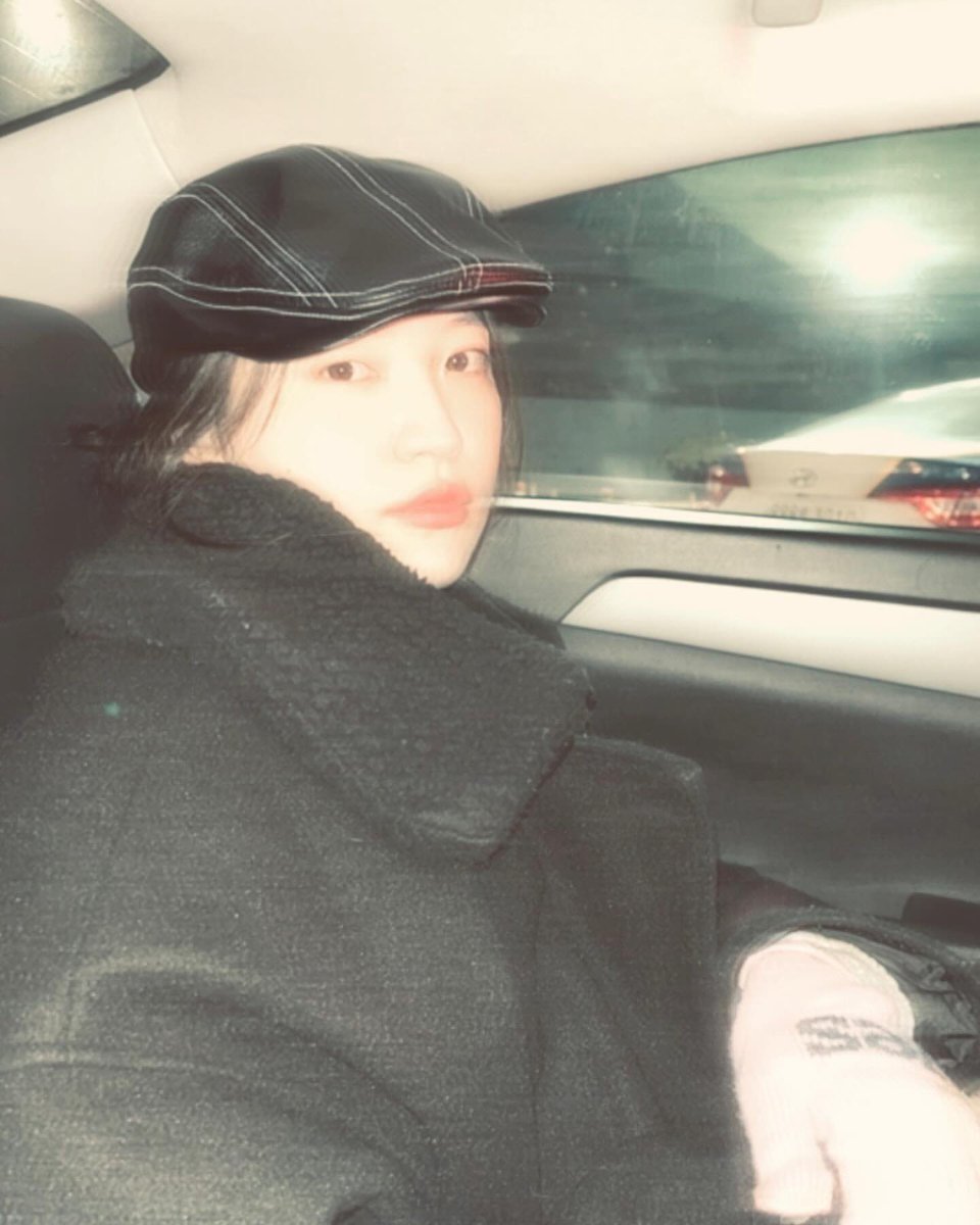 barbfies's tweet photo. kim yerim instagram update https://t.co/LWYeq5cEvG