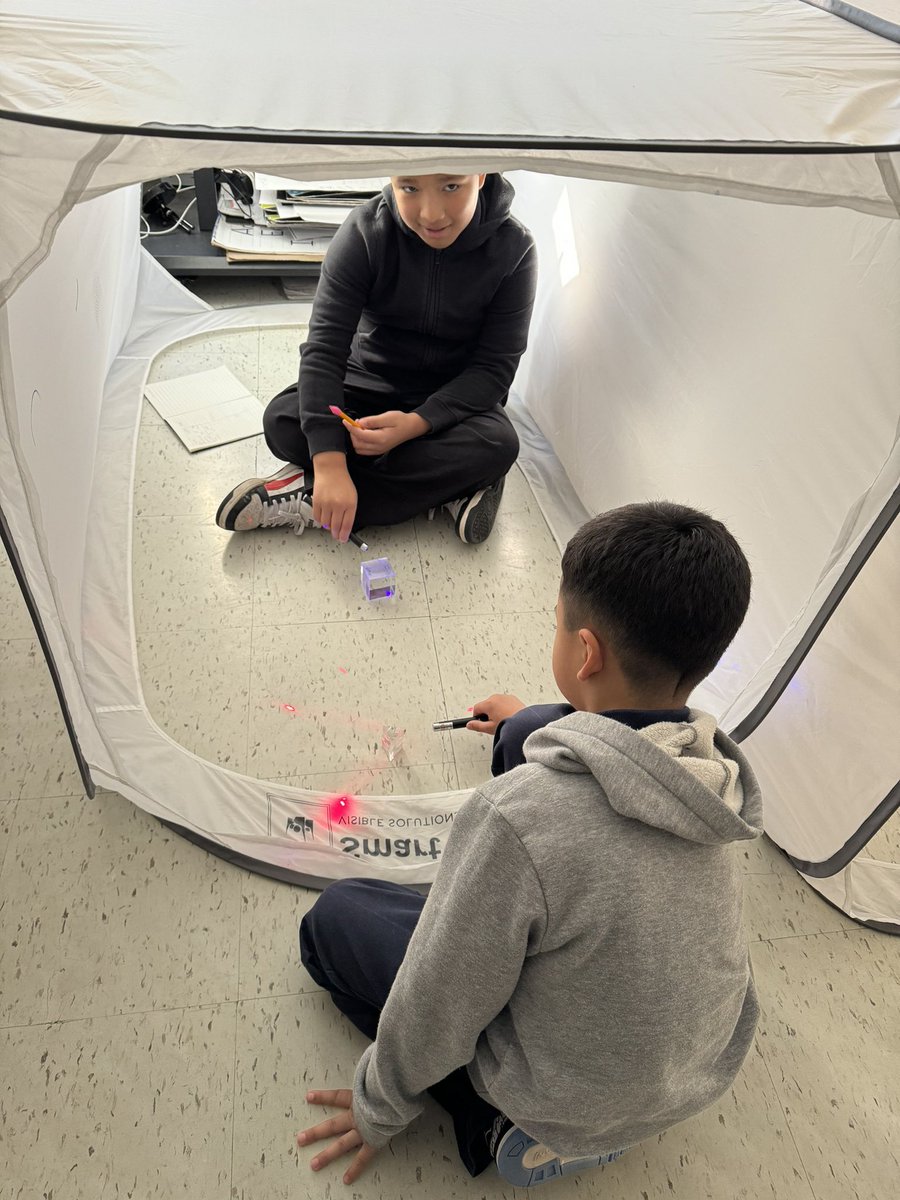 AdamsonSchools's tweet photo. New year, new adventures @PeelerPirates !! Third grade is learning about light, fourth is learning to interpret poems and second grade students are practicing their reading!! Lots of growth on their MAP data!! @MRamirezDISD @THuittDISD https://t.co/McMXKL8zzf