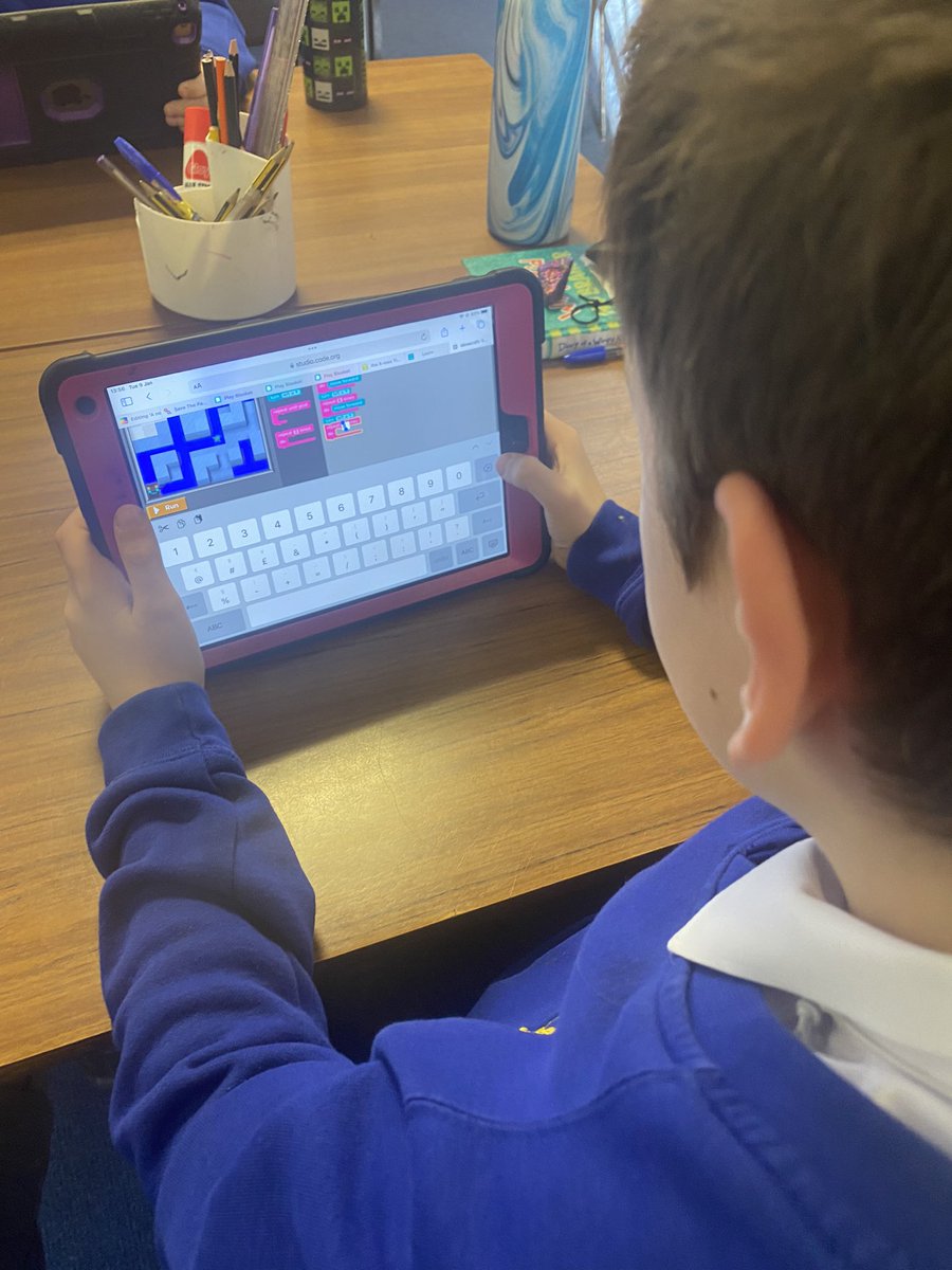 BroomfieldsJnr's tweet photo. 4LJ have really enjoyed their computing lesson today. Ask them if they know what an algorithm is! Super coding work. #broomfieldscomputing #broomfieldsyear4 https://t.co/CIaxCx6CA1