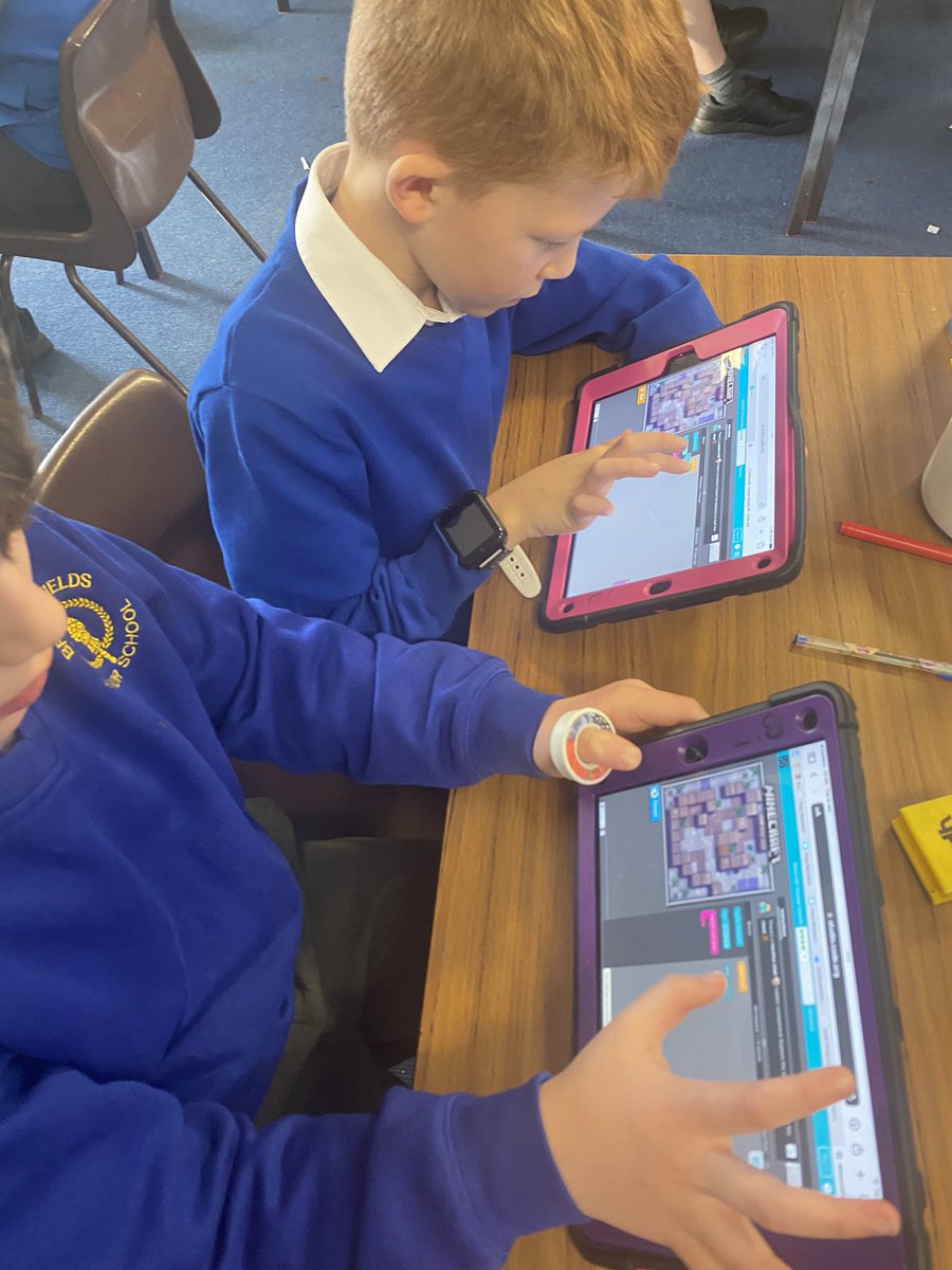 BroomfieldsJnr's tweet photo. 4LJ have really enjoyed their computing lesson today. Ask them if they know what an algorithm is! Super coding work. #broomfieldscomputing #broomfieldsyear4 https://t.co/CIaxCx6CA1