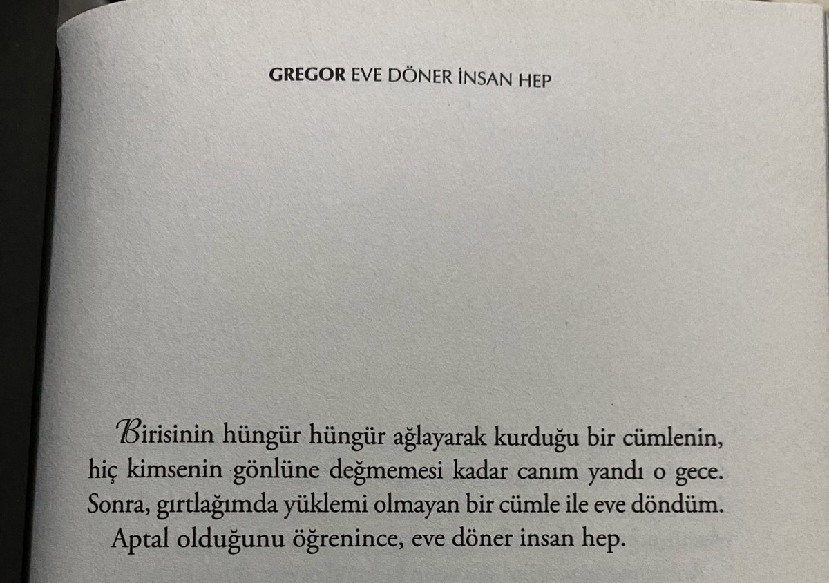 gregorsamsamsi's tweet photo. Birisinin hüngür hüngür ağlayarak kurduğu bir cümlenin, hiç kimsenin gönlüne değmemesi kadar canım yandı o gece. https://t.co/JFBHix4Kzt
