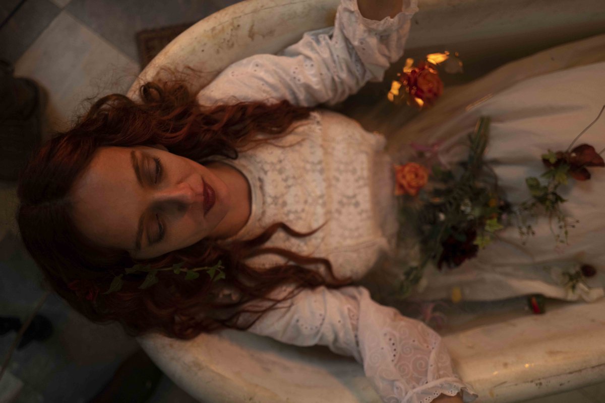 Nella sala VR del Museo Nazionale del Cinema di Torino dal 10 al 29 gennaio  2024 potete immergersi nell'incantevole e decadente mondo di Ophelia,  cortometraggio di Diana Dell’Erba.
sguardisutorino.blogspot.com/2024/01/nella-…

@museocinema <a href="/dianadellerba/">Diana Dell'Erba</a> #ophelia #preraffaelliti #Torino