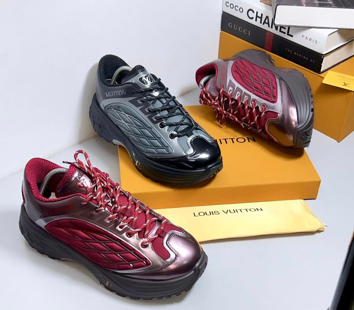 ChiwearsStore's tweet photo. *LUXURY AT IT’S PEAK*
*#Not4Kids
*2024 LOUIS VUTTION FW MEN SNEAKERS NOW AVAILABLE IN STORE*
*SIZE: 40-46‼️*
*PRICE: 150,000 (Not4Kids) 🔥*
@Salaksmania23
@spiriitual
@Kingkuti_
@jujupunter
@mrbayoa1
@LouieDi13 https://t.co/FTd0YIigvj