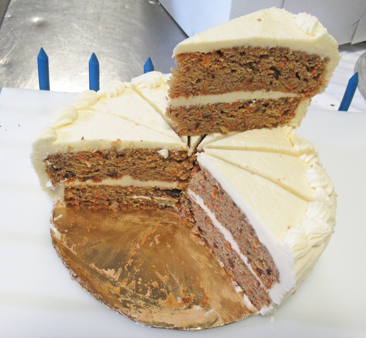 FoodTools_Inc's tweet photo. Slicing carrot cake is effortless with the RPS-100S. This machine uses an ultrasonic cutting blade to portion warm, fresh or delicate cakes without crushing or dragging the layers.
-
RPS-100S: https://t.co/CUAND7dyVk
-
#FoodTools #CakeCutter #UltrasonicSlicing #BakeryEquipment https://t.co/dNpvBNc7av