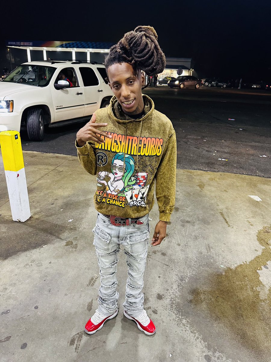 Dog nigga 🐶 known from dogging hoes when I meet badder Bitches 👯‍♀️
