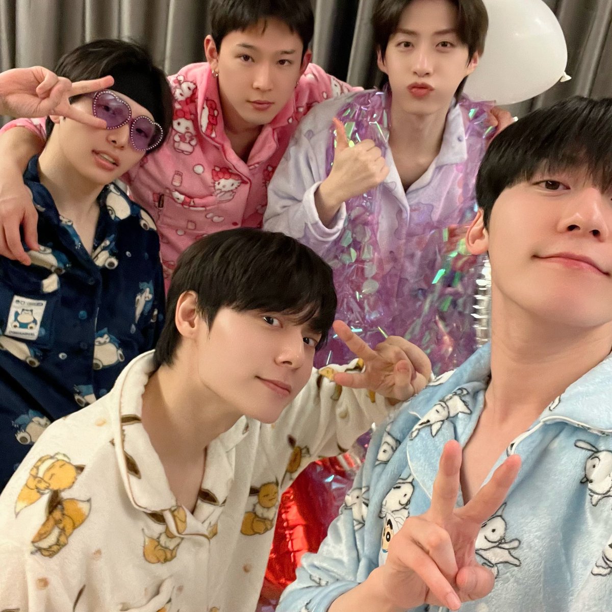 ONEUS tweet media