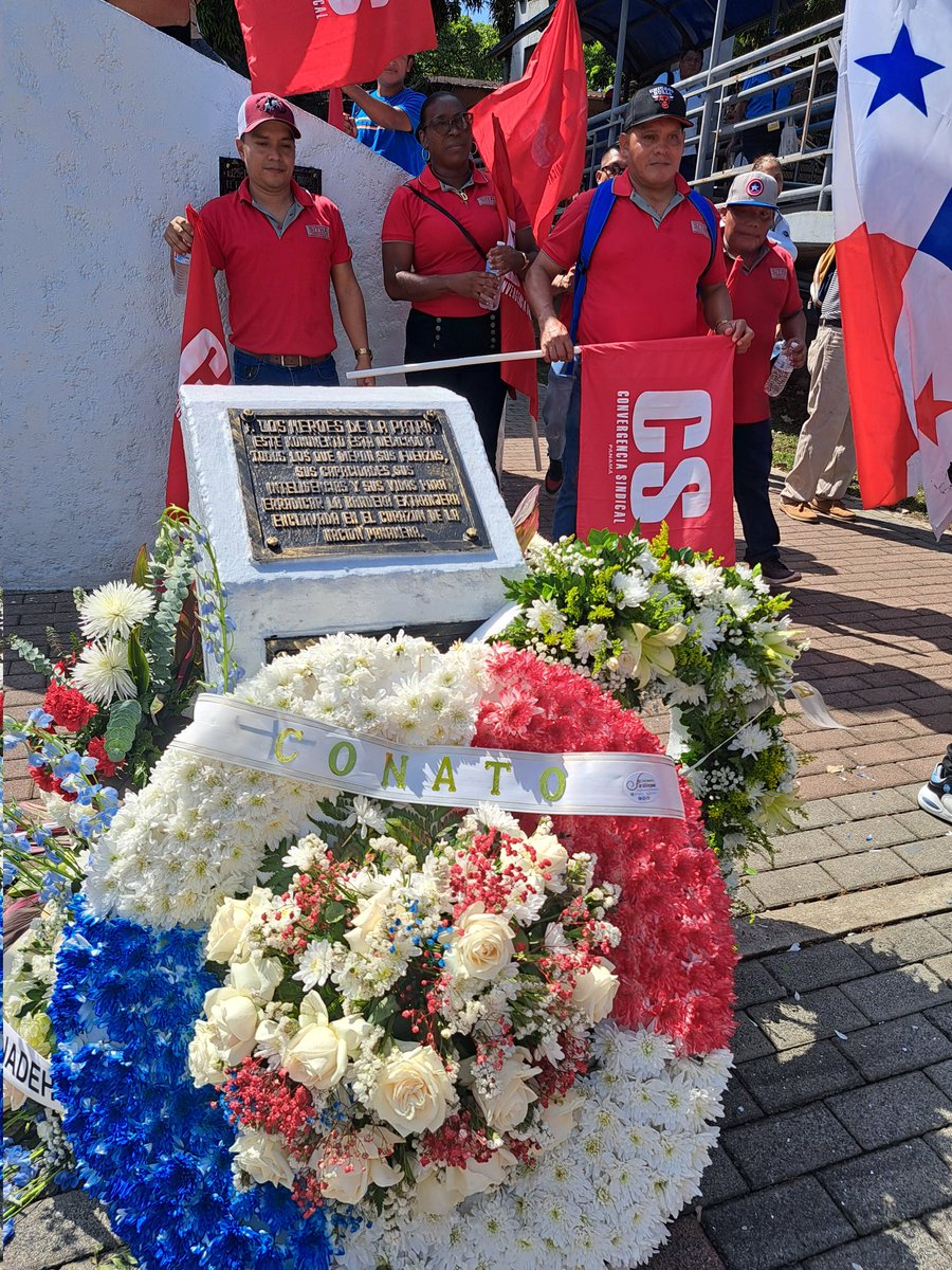 CS_Panama's tweet photo. Acto conmemorativo del @CONATOPanama en honor a los Mártires del 9 de enero de 1964. Se hace un llamado a vigilar y exigir el uso adecuado de los recursos del Canal de Panamá, para el beneficio del pueblo panameño y no de las élites económicas y políticas. @CS_Panama presente. https://t.co/VsNVqiDd7L