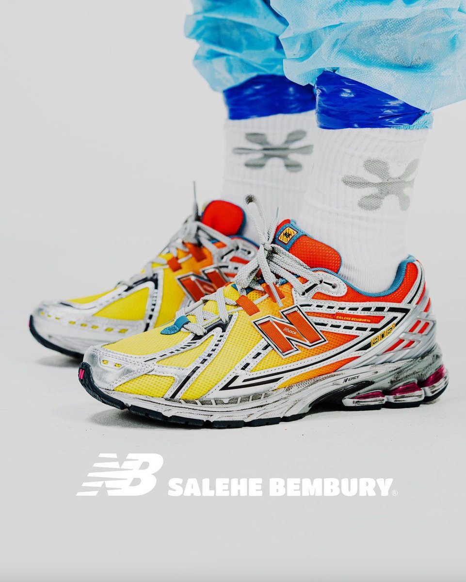 JustFreshKicks's tweet photo. Salehe Bembury x New Balance 1906R 'Heat Be Hot' releases January 11th at 12pm ET 🌋

https://t.co/1wVaxBGOM4 https://t.co/6LDZy2iDJe