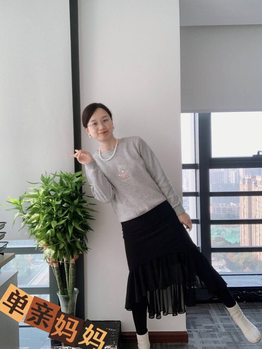 ButlerBran50726's tweet photo. 其实哪怕你再好，也有人讨厌你。哪怕你再不好，也会有人喜欢你。所以允许自己被讨厌，允许自己犯错，允许自己做自己，允许别人做别人。你不必为了被爱而去努力，你只需要成为你自己。 https://t.co/4NQffUnSsP