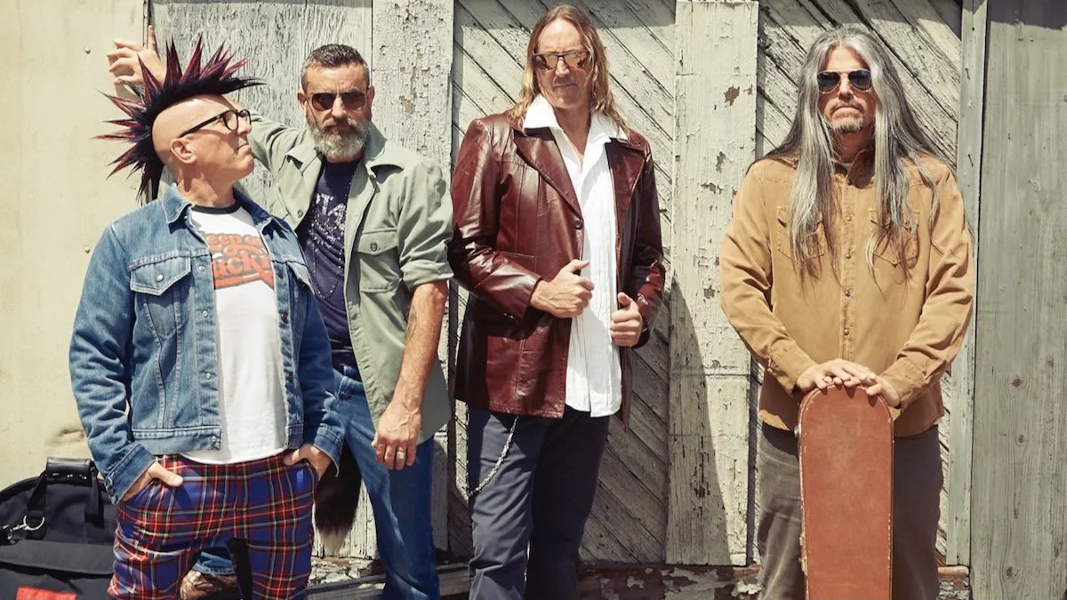 Exclusive: @Tool bassist Justin Chancellor says the band will begin recording new music in the 'second half of the year.' cos.lv/GRZS50QpbIe