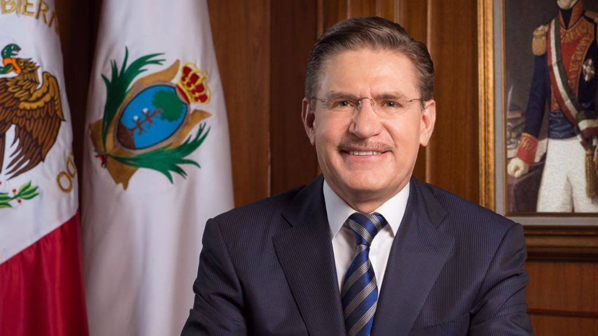 titadelaparra's tweet photo. Todo parece que Aispuro aparece en la boleta. 
Te importe o no la política, todos sabemos que la noticia de Aispuro lazandose para senador, es una falta de respeto y UNA BURLA.
Y aquí es cuando nos decimos 
“estamos hartos de los mismos de siempre” https://t.co/ijJWe14ZIf
