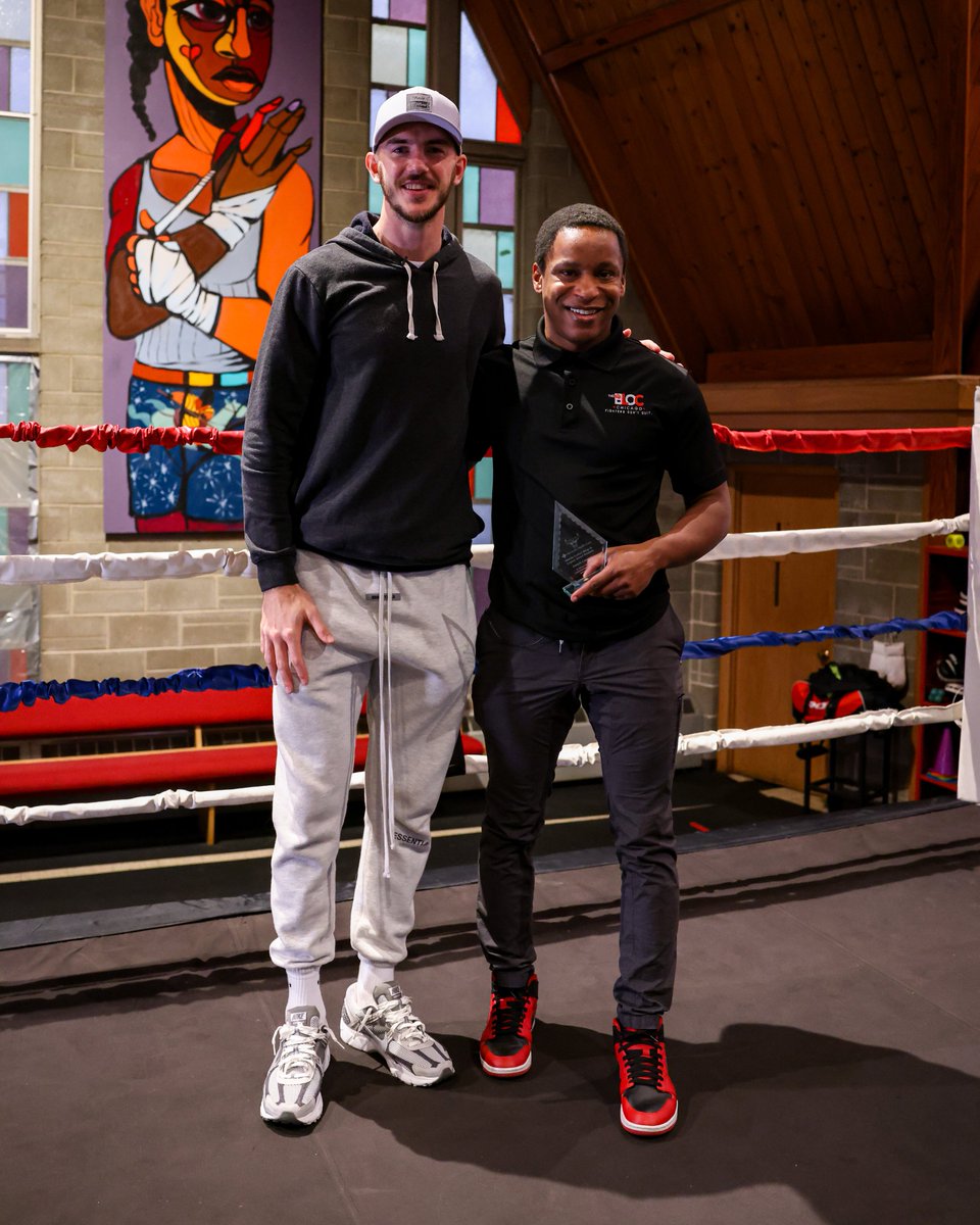 bullscommunity's tweet photo. Introducing our 2024 MLK Legacy Honorees!

Meet Jamyle Cannon, the Executive Director of The Bloc Chicago: a nonprofit that cultivates the love of boxing to share transformational resources with youth and communities of Chicago’s West Side.

@AdvocateHealth | @ACFresh21 https://t.co/sGre3P1Bwt