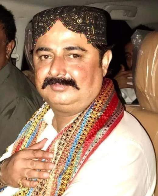 سانگھڙضلعي ۾ پي پي جي اھم شخصيت رئيس شڪيل مري پي پي کي الوداع ڪري جي ڊي اي ۾ شامل
 پي ايس 43 ٽنڊوآدم واري سيٽ تي اميدوار طور سامهون اچي ويو ياد رهي شڪيل مري پ پ جو اهم اڳواڻ آ جيڪو محمدخان جوڻيجو جي هٿ تي شموليت ڪري صوبائي سيٽ تي پ پ اميدوار  پارس ڏيرو جي سامهون اليڪشن وڙهندو