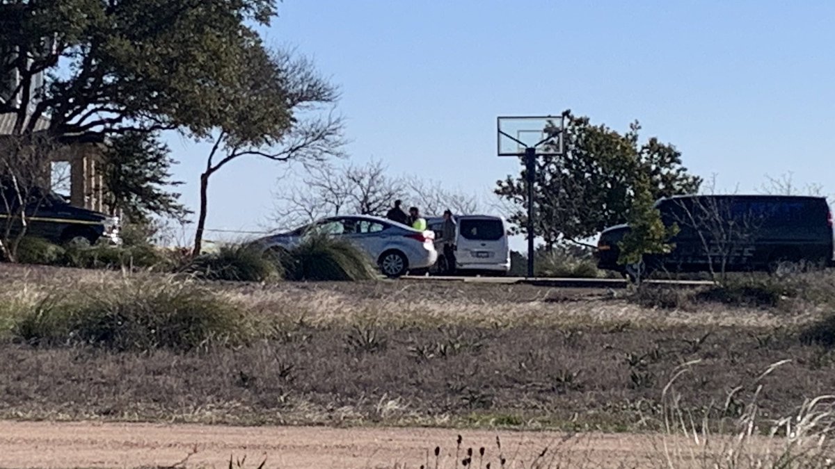 KoskionFOX7's tweet photo. Williamson County deputies at the home of former Williamson County Judge Burt Carnes. officials say it’s a double murder scene with one person in custody. Sources tell me that person is Carnes son
@fox7austin https://t.co/DwlfC6P33F
