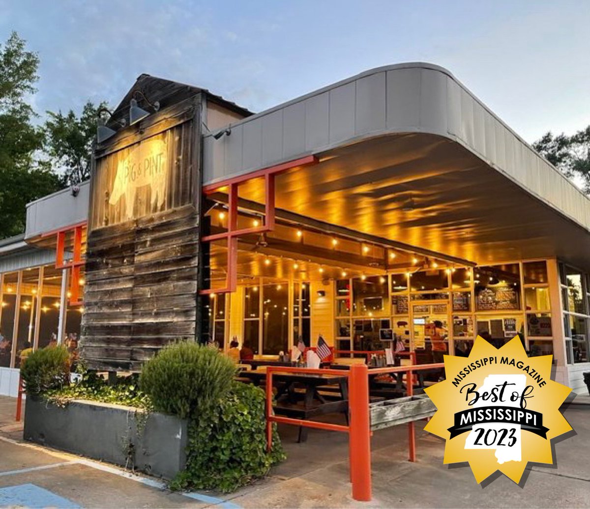 ThePigAndPint's tweet photo. Begin the New Year with some of Mississippi’s treasures: Mississippi barbecue, Mississippi craft beer, and the Delta Blues at The Pig & Pint. #bbqandbeer #thepigandpint #wanderms https://t.co/7fr7DULhJj
