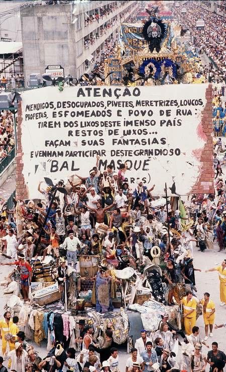 techn0frequency's tweet photo. Techno, Glitter e Confete 
quem aí encara um bloquinho no carnaval? 🥂🎊❤️‍🔥🪭 https://t.co/fuXUmoQORX
