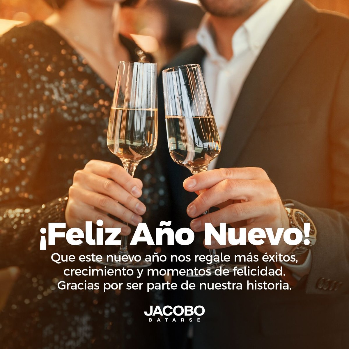Jacobo_BatarseT's tweet photo. Con gratitud por un año lleno de desafíos y logros, ¡demos la bienvenida al 2024 con esperanza y determinación! Que el nuevo año nos encuentre listos para alcanzar nuevas metas y explorar nuevos horizontes. A nombre de Grupo Batta y todo nuestro equipo, les deseo un próspero 2024 https://t.co/VCyqXKHau0