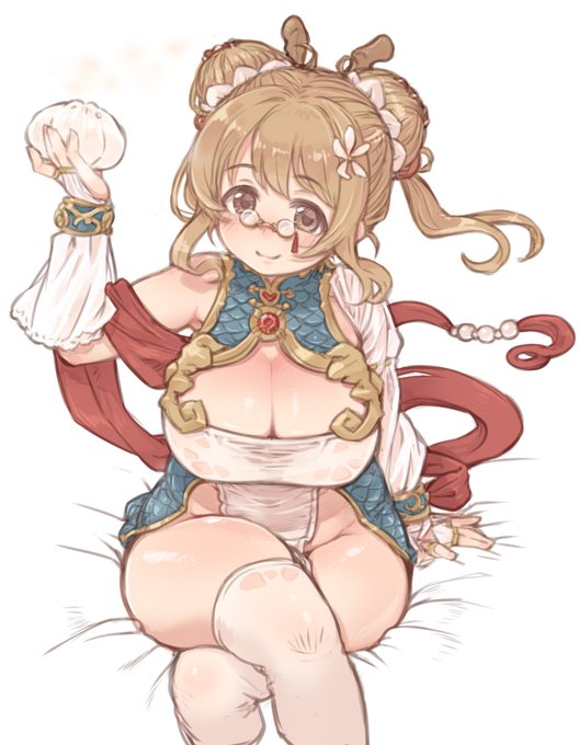 (絵)こちらは辰年っぽいかな子ちゃんです。何かこうむちっとしたパワーを秘めてそうな所が辰要素です。何か武器を持たせようと思ってたんですが、なぜか無性に肉まんが思い浮かんだので、結果として肉まんを掲げて微笑むかな子ちゃんになりました 