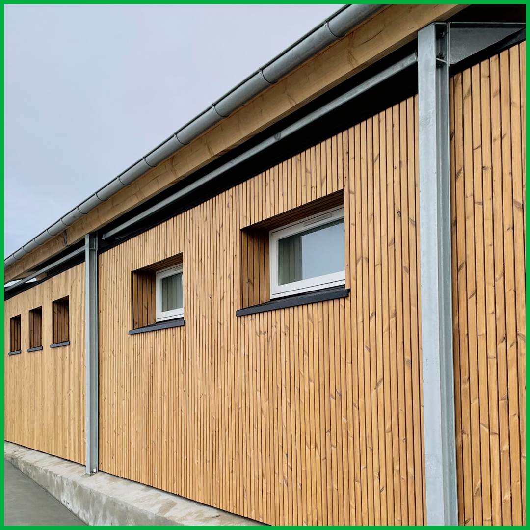 tantimber's tweet photo. Tantimber TMT Pine Cladding application in Hvalpsund Marina Denmark. 🌿

Our Pine Products, sourced from the pristine forests of Scandinavia, boast a distinctive wing-knot structure. Experience the natural charm and versatility of Tantimber Pine in every project!

#PineCladding https://t.co/XHW4a6IPQm