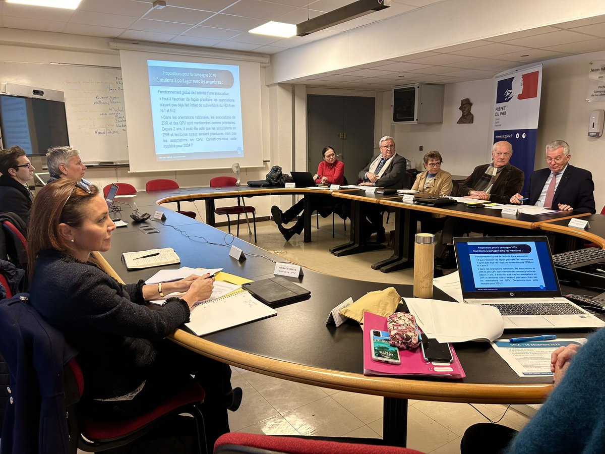 JLechanteux's tweet image. J’étais aujourd'hui en #Préfecture pour la réunion du collège départemental consultatif du Fonds de Développement de la Vie Associative (#FDVA) du #Var.

Un moment d'échanges constructifs pour soutenir efficacement le tissu associatif local. 
Je demeure engagée pour promouvoir le