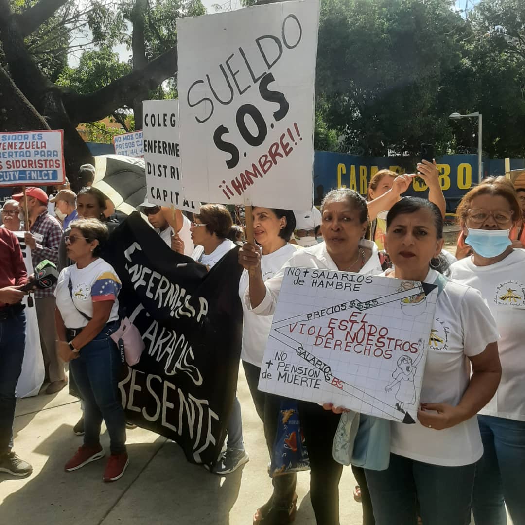 Más de la Jornada Nacional de Protesta en #Caracas este #09Ene  para reclamar #SalariosDignosYa

#UCV #Venezuela