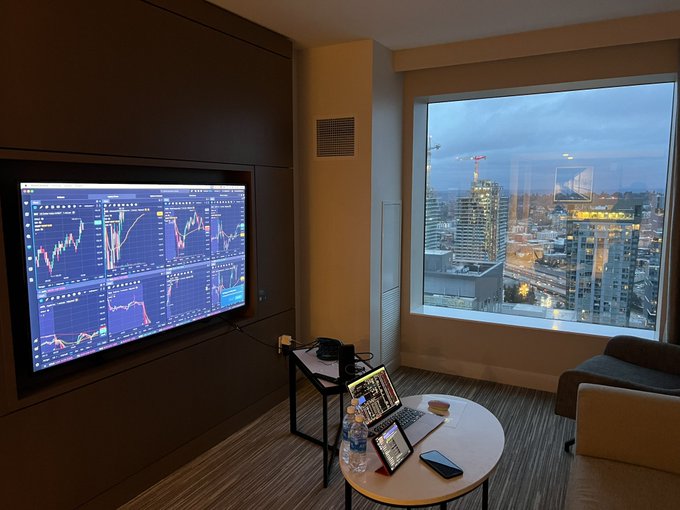 Morning! What&rsquo;s missing in this photo?😹You better guess correctly 😏&hellip;   #BitcoinETF #Stock #trading https://t<a href="/tag/trading"class="tags"><span>#trading</span></a><a href="/tag/stock"class="tags"><span>#stock</span></a><a href="/tag/bitcoinetf"class="tags"><span>#bitcoinetf</span></a>