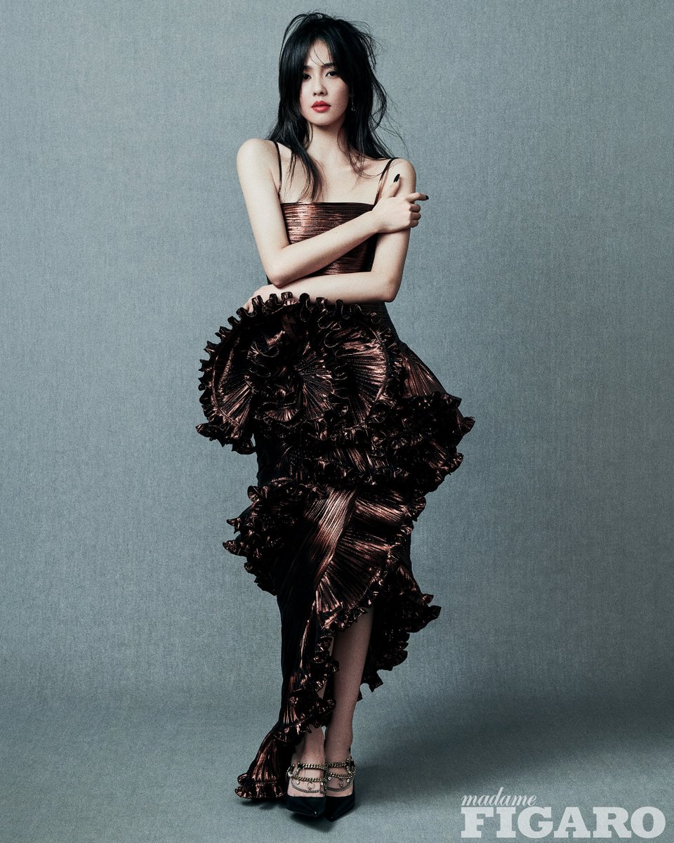 jimmychoo's tweet photo. Global Brand Ambassador Mi-Yeon wears the Jimmy Choo / Jean Paul Gaultier Sling Back, as featured in @bazaarkorea
Bai Lu wears the Jimmy Choo / Jean Paul Gaultier Bing, as featured in Madame Figaro China
Campaign star @kylieminogue
wears the Jimmy Choo / Jean Paul Gaultier Bing, as featured in @RollingStoneUK
#JimmyChoo