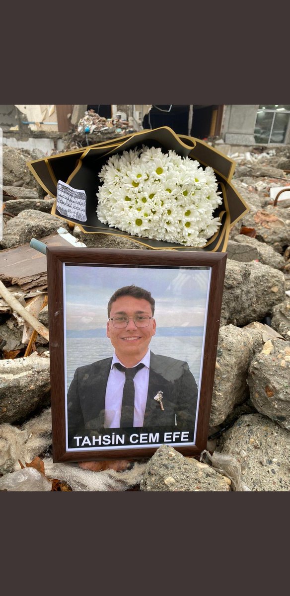 SedaSAlper's tweet photo. @Rehbertahsincemefe
#isiasaortakdavamız https://t.co/zE9aF2s7Qt