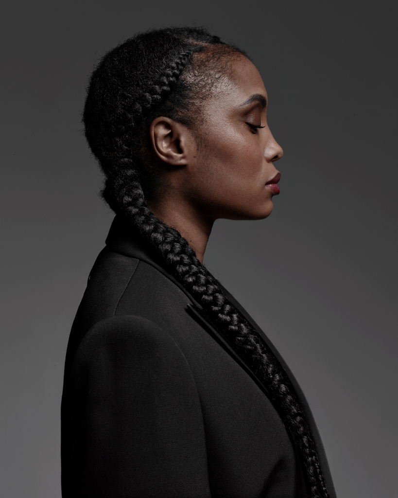 « I noticed right away when the designer is actually a woman, because the garment is not only beautiful, it is not a matter of taste, it's a matter of practice. » @imany_officiel

#imany #singer #portfolio #BBuiWomen #inspiringwoman #talentedwoman #friendsofthehouse