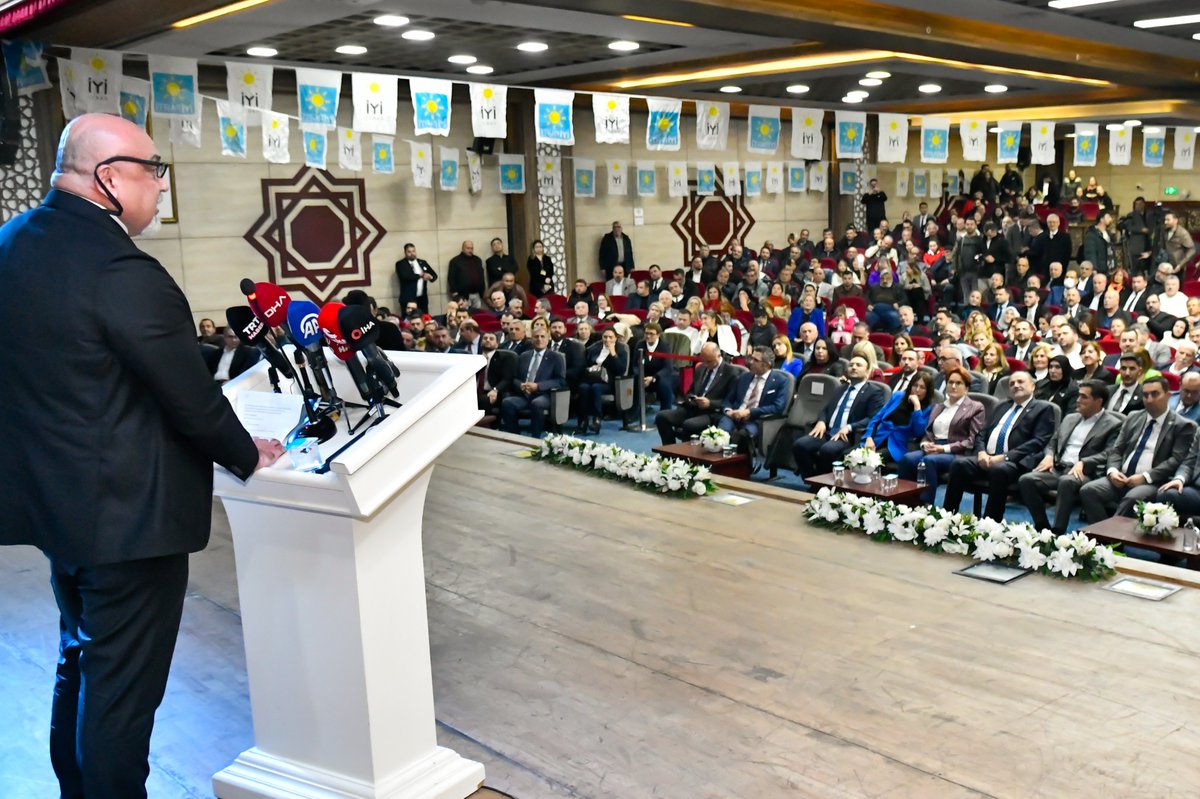 iyiparti's tweet photo. Karşınızda; şehzadeler şehri Manisa'mızı bir kültür, tarih ve turizm şehrine dönüştürmek ve İYİ Belediyecilik anlayışımızla tanıştırmak için gelen Manisa Büyükşehir Belediye Başkan Adayımız Op. Dr. Gürhan Özcan!☀️ https://t.co/pqMJ5EmaQ1