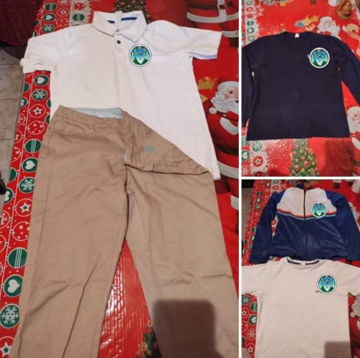 Brapiz's tweet photo. Uniforme para primer ingreso USAC, uniforme diario y de física, tallas L y M.
 Camisas Polo Q100
Pantalón y pants Q200 c/u https://t.co/A5nPuOXmpL