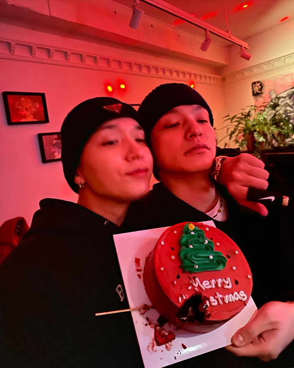 SimonD_Nation's tweet photo. [231231] #SimonDominic IG POST 
Goodbye 2023 and you all happy new year!
#AOMG #SimonD #쌈디 https://t.co/z7MDohDnwQ