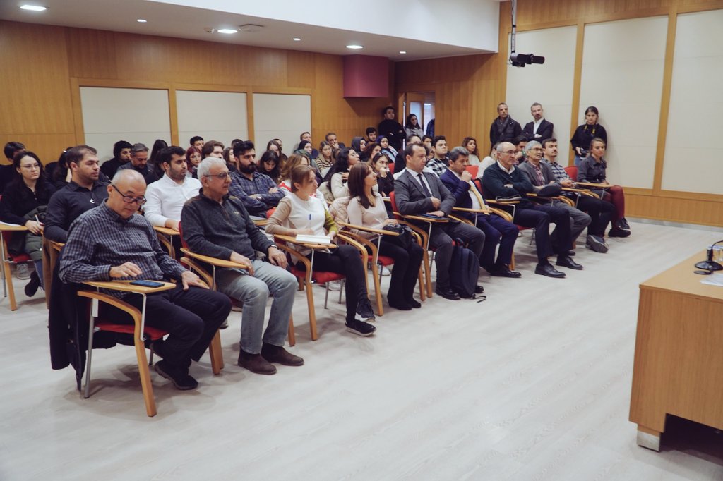 Murat Demirel (@muratdemirelint) on Twitter photo Eskişehir Anadolu Üniversitesinde gerçekleşen, kıymetli Hocam Prof. Dr. Hüseyin Bağcı'nin <a href="/profbagci/">Prof. Dr. Hüseyin Bağcı</a> konuşmacı olduğu "Cumhuriyetin 100. Yılında Türk Dış Politikası: Fırsatlar ve Meydan Okumalar" başlıklı programa katılma şansı buldum. Çok aydınlatıcı, verimli bir program oldu. Eskişehir Anadolu Üniversitesinde gerçekleşen, kıymetli Hocam Prof. Dr. Hüseyin Bağcı'nin <a href="/profbagci/">Prof. Dr. Hüseyin Bağcı</a> konuşmacı olduğu "Cumhuriyetin 100. Yılında Türk Dış Politikası: Fırsatlar ve Meydan Okumalar" başlıklı programa katılma şansı buldum. Çok aydınlatıcı, verimli bir program oldu.