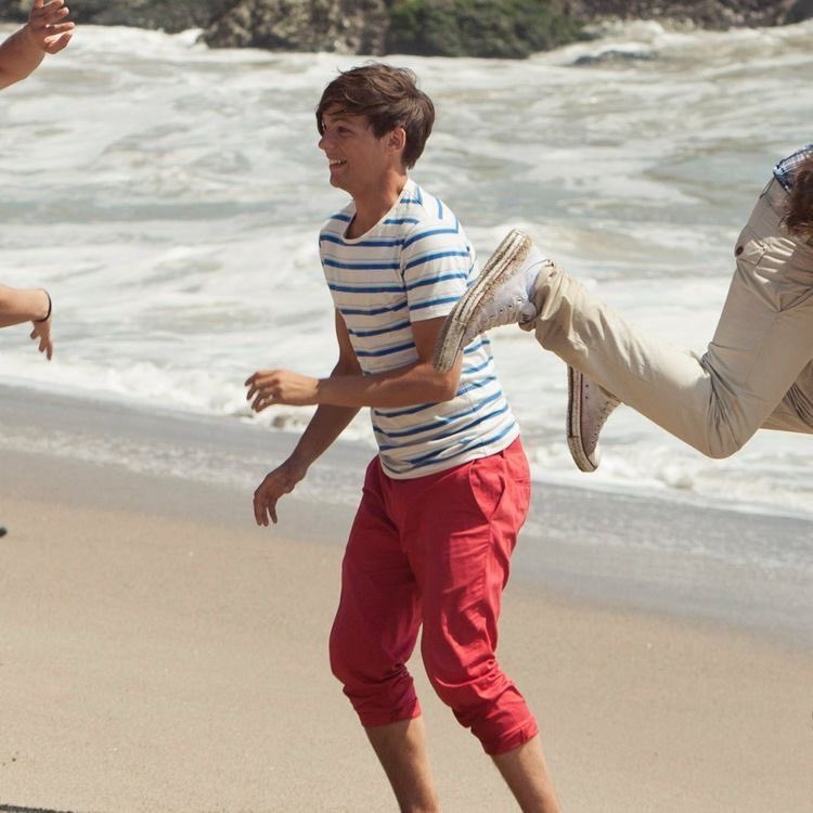 “e tu? come ti sei innamorata?”
bo,aveva una maglia a righe e dei pantaloni rossi