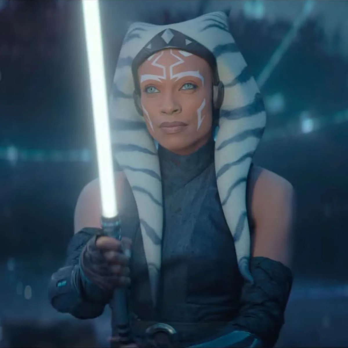 SeriesUpdateFR's tweet photo. La série Ahsoka est officiellement renouvelée pour une saison 2. https://t.co/rZpsD6K9oS