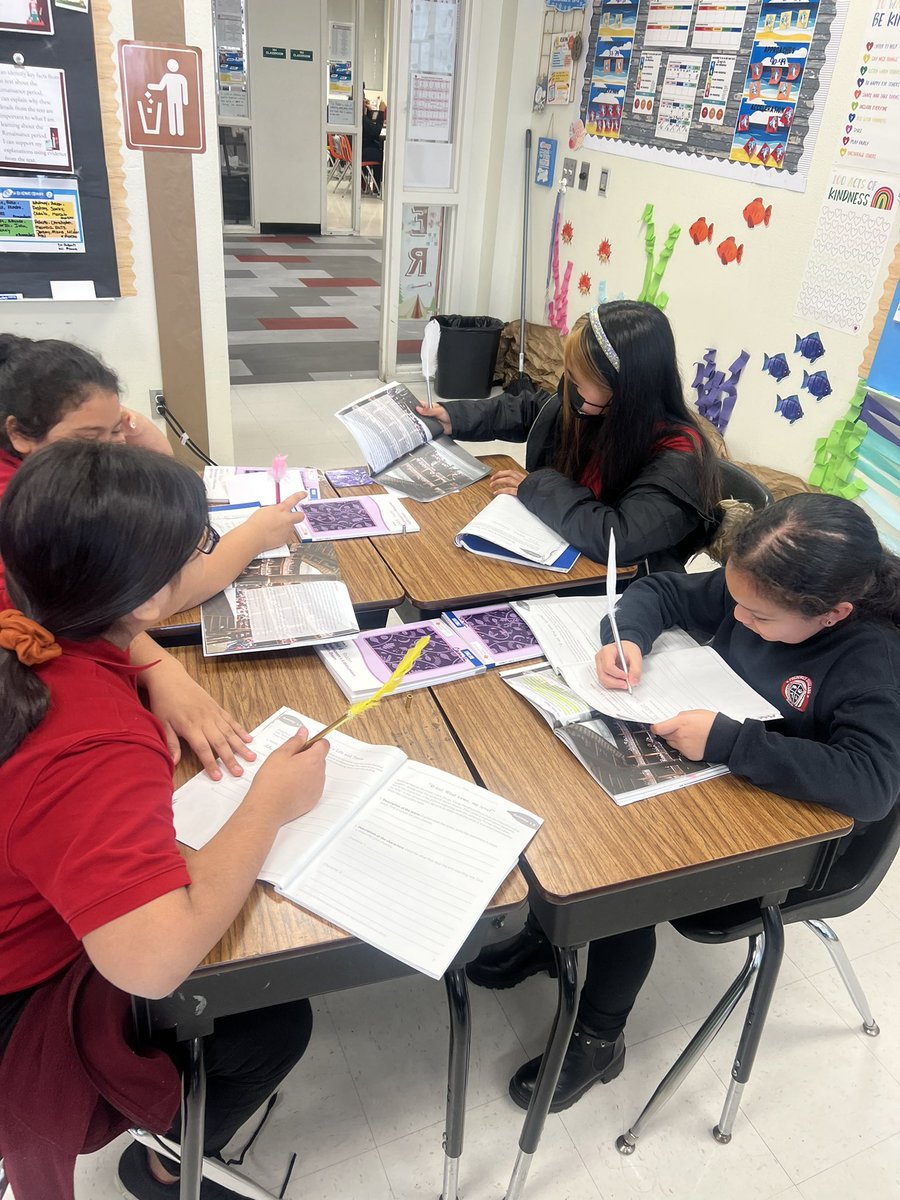 SMYLES83's tweet photo. First school day of 2024! Our scholars are engaged and our teachers are 💦diving into data 📊! #DiveintoSUCCESS #LetsSPLASH @DouglassStem @ACEDallasISD @SpruceV_T https://t.co/U21vJNKohm