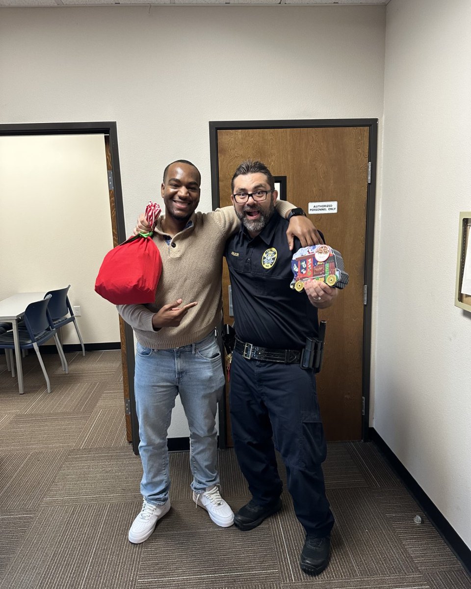 UFA_UHCLhousing's tweet photo. In honor of National Law Enforcement Day, we want to give a special thanks to our friends at UHCL PD! You are appreciated for all that you do 😄 https://t.co/TMqrxhL7QB