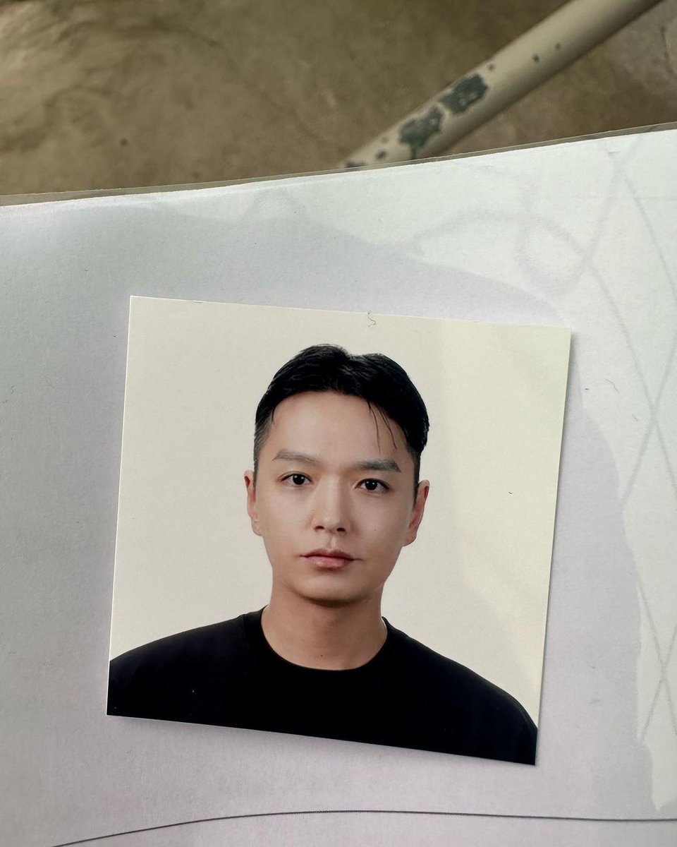 SimonD_Nation's tweet photo. [231231] #SimonDominic IG POST 
Goodbye 2023 and you all happy new year!
#AOMG #SimonD #쌈디 https://t.co/8PAtRKld87