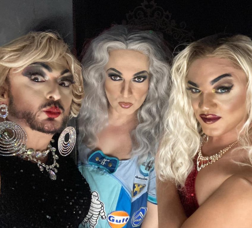 larubiaylacalva's tweet photo. El camerino de @rumore_circuscabaret se ha llenado de señoritas de la noche. Gracias por tu arte, @la_prohibida
.
@ChichiMontesa
&amp; @TinaPaparelli 
#gay #gayalicante #dragqueen #gayelche #cabaret #dragartist #laprohibida #rumorecircuscabaret #dragperformer #travesti https://t.co/lTVup7zEO9