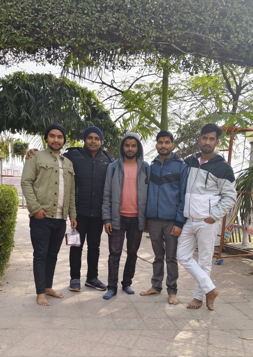 udaykvs23's tweet photo. कवन सो काज कठिन जग माहीं।
जो नहिं होइ तात तुम्ह पाहीं॥ 🙏🚩
मंगलवार दर्शन 🙏🚩
#जयहनुमानजी #Shahjahanpur
#जय_श्री_राम #hanumatdham
@arpitpandey76
@SureshKKhanna https://t.co/HQqx0bfTA8