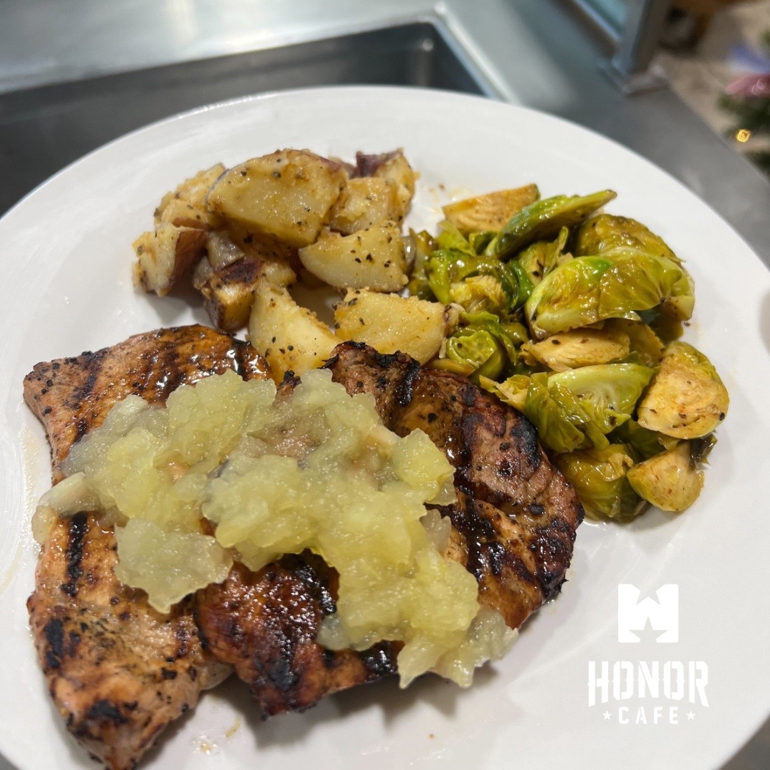 👉🏼 Today’s hotline special is Grilled Pork Chops with Apple Chutney served with Gochujang Glazed Brussel Sprouts and Baby Red Potatoes!! 🤩 

Now serving - Join us for brunch or lunch today! 
.
.
.
#brunchinconroe #lunchspot #hotlinespecial #honorcafe #specials #veteranowned